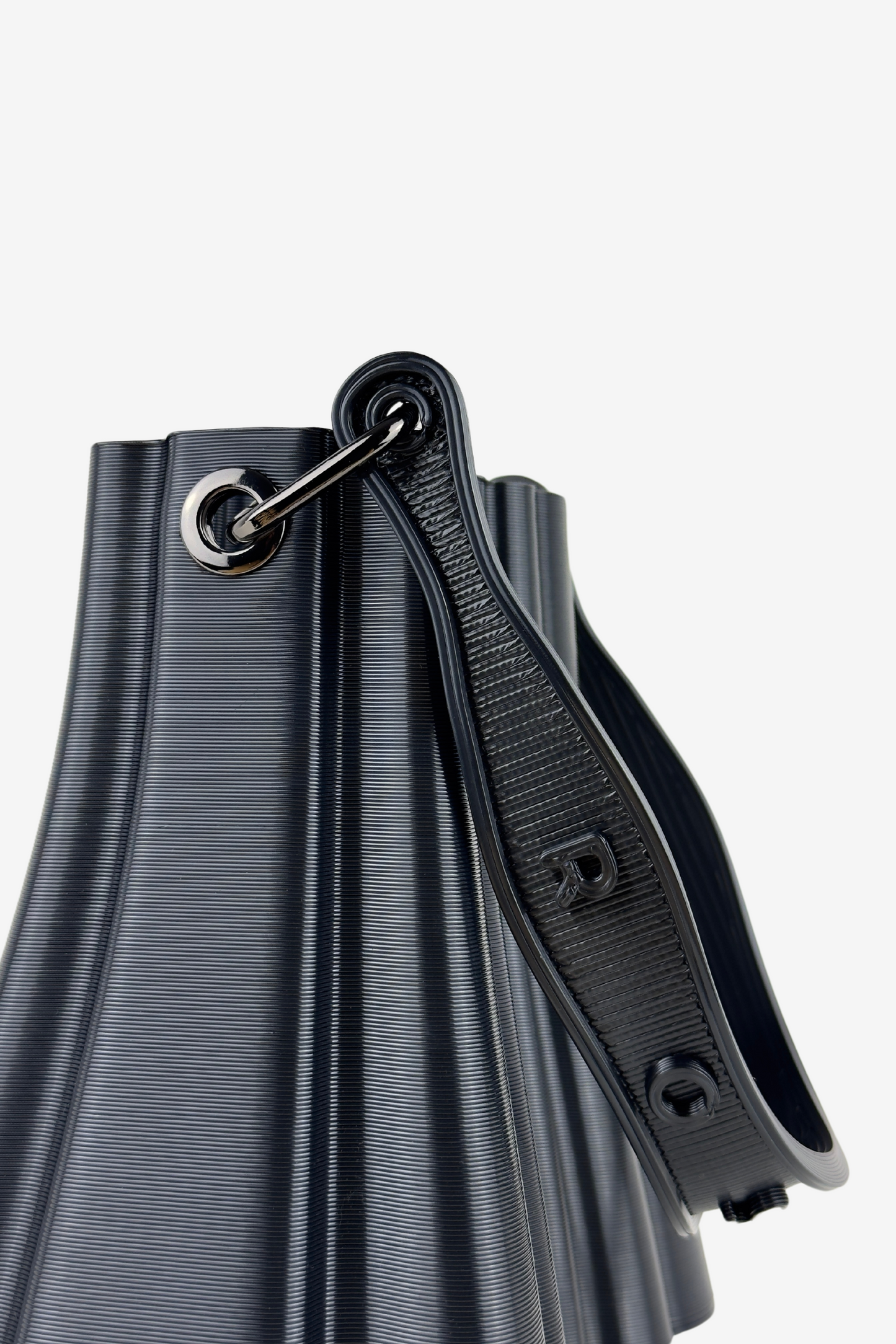 Nº04. NEGRO